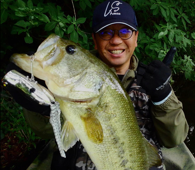 魚とルアーのアップ写真