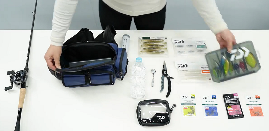 バッグとタックルのアップ写真