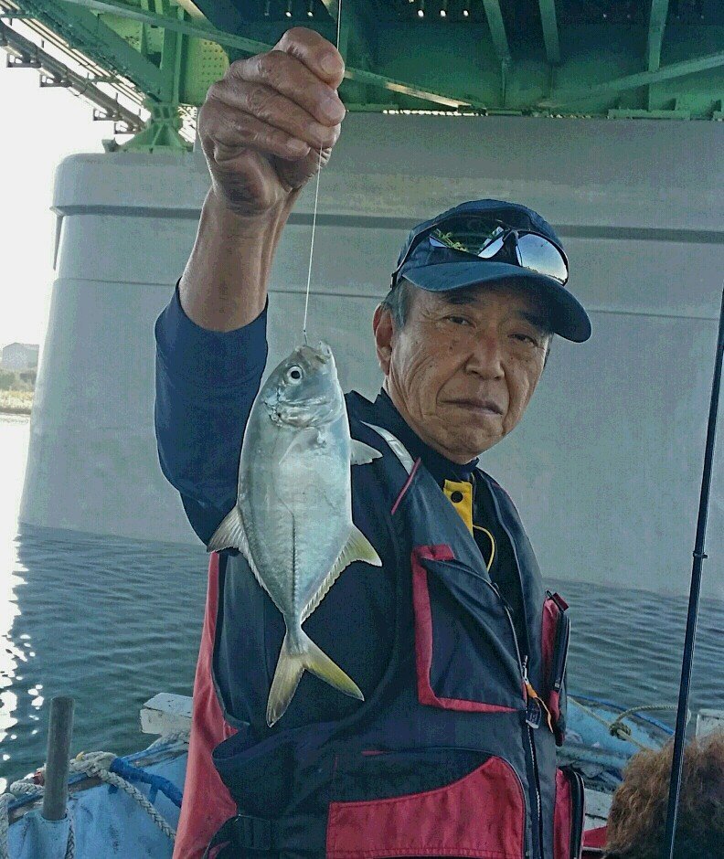 メッキと釣り人の写真