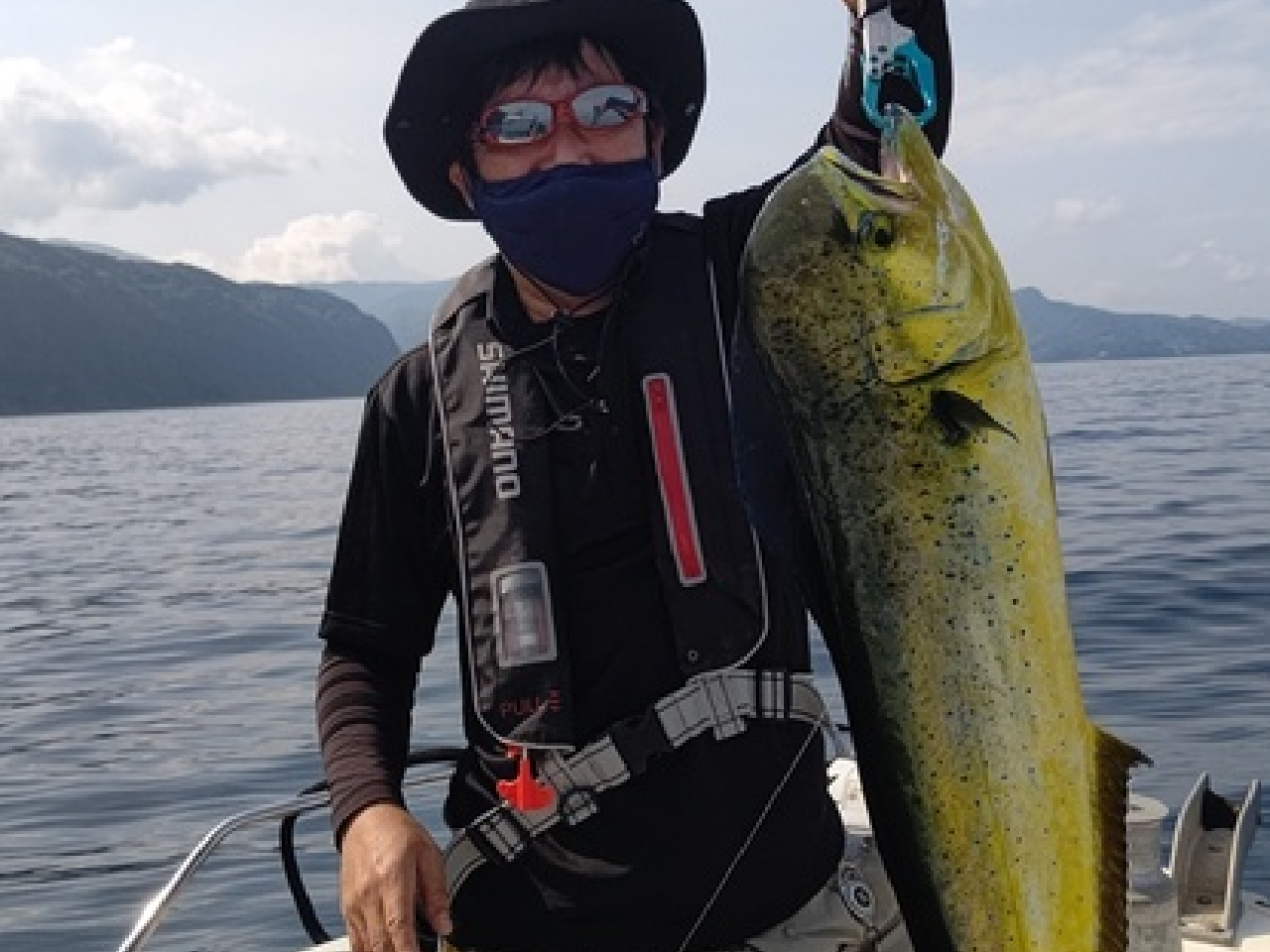 【釣果速報】シイラ・アカハタなど豪華メンバーを次々キャッチ！静岡県プラネットマリンの釣行は大興奮の連続だ！