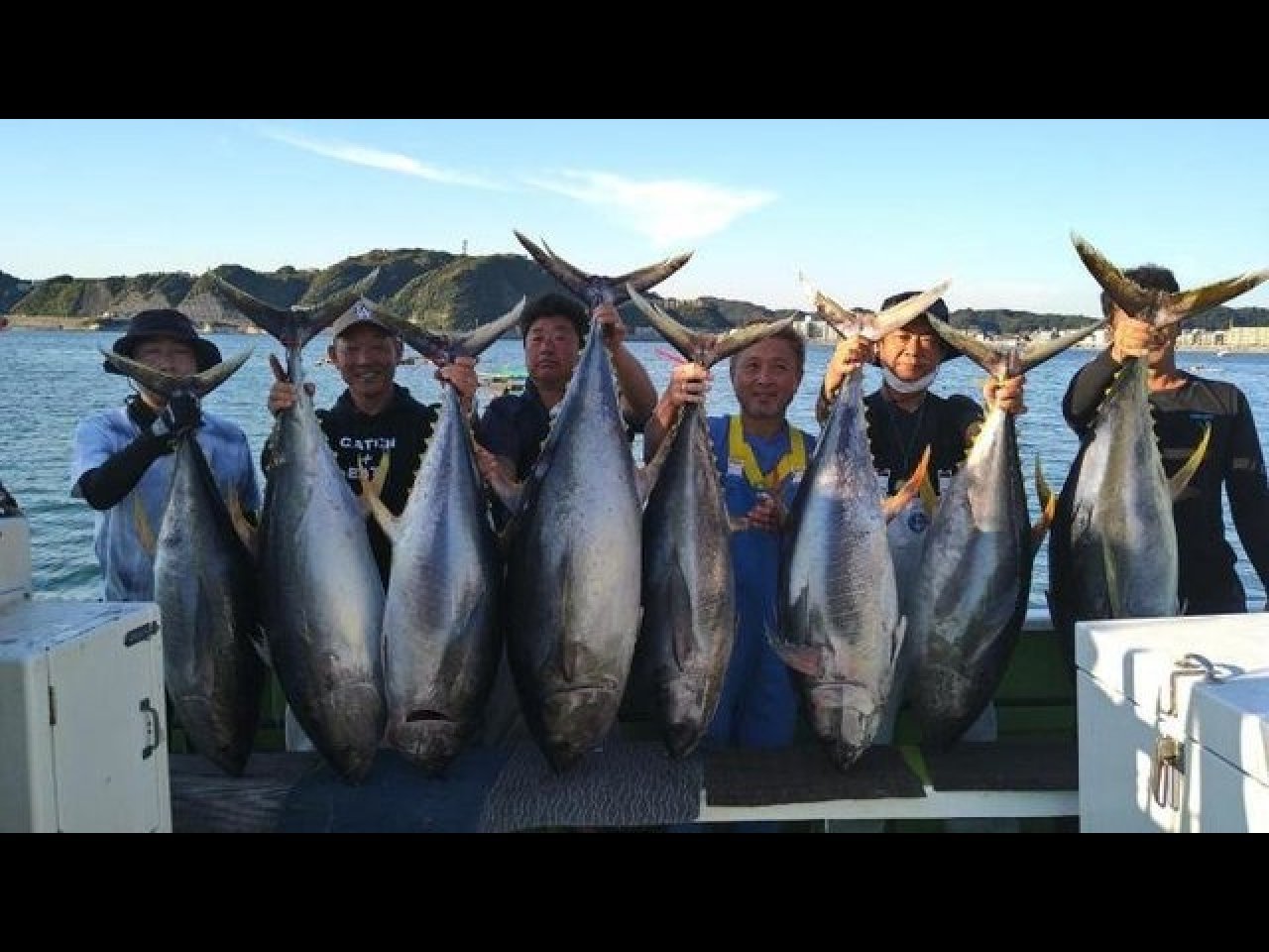 【釣果速報】神奈川県長三朗丸の釣果が超壮観！カツオ・マグロの大行列！2隻で計20本ゲット！