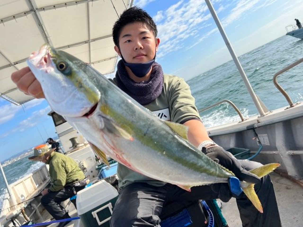【釣果速報】兵庫県釣り船 福三郎で92cmの巨大ブリ釣れる！まるまる太った寒サバもキャッチ！順調にサイズアップしている青物をキャッチしに行こう！