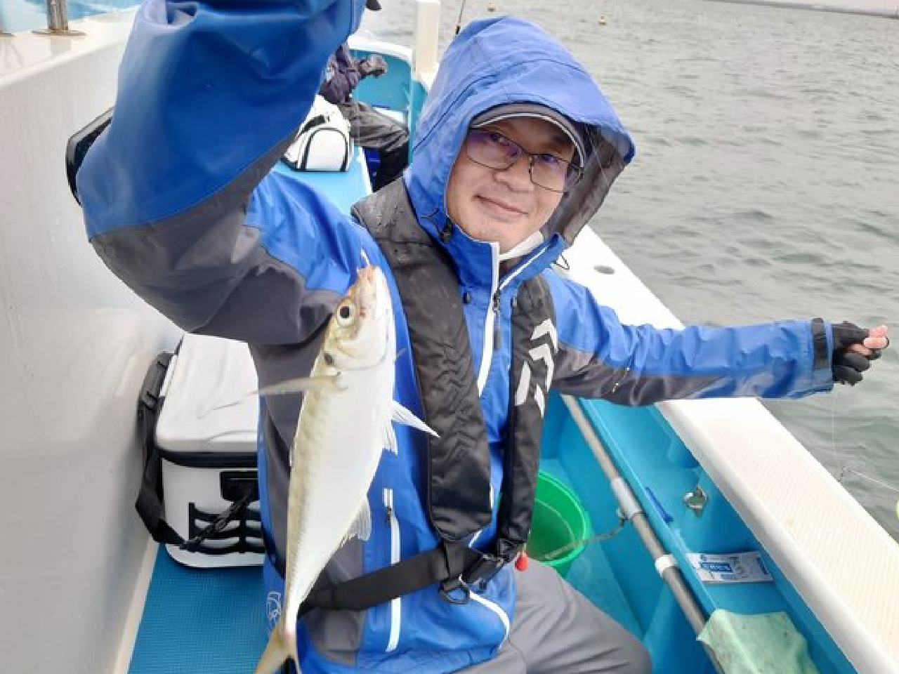 【釣果速報】東京都深川 吉野屋で良型アジのアタリ続く！33cmの尺アジも！家族や友達との釣りにもおすすめのターゲットです！