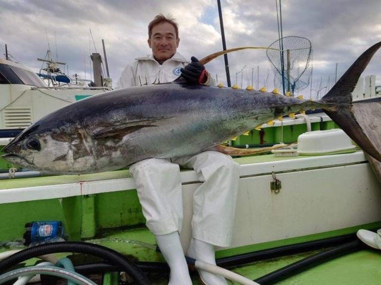 【釣果速報】人間よりデカい!70.0kgの特大キハダが神奈川県長三朗丸で上がる!こんな大物と一度は勝負してみたい!