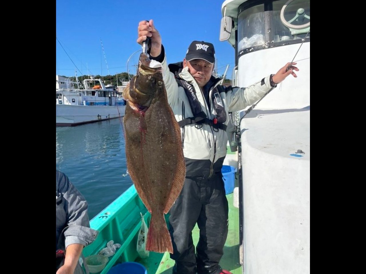 【釣果速報】茨城県植田丸でジャンボヒラメ好調!最大4.37kgの超大物上がる!記録狙いならぜひ乗船を!