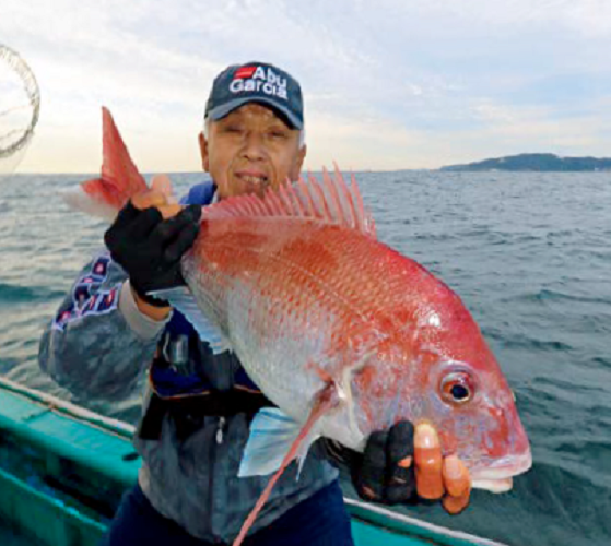 仲間や家族と沖釣りホリデー！貸し切り船ナビ（第5回）］手バネのシャクリ釣りでマダイを狙う！豊国丸～内房竹岡港～