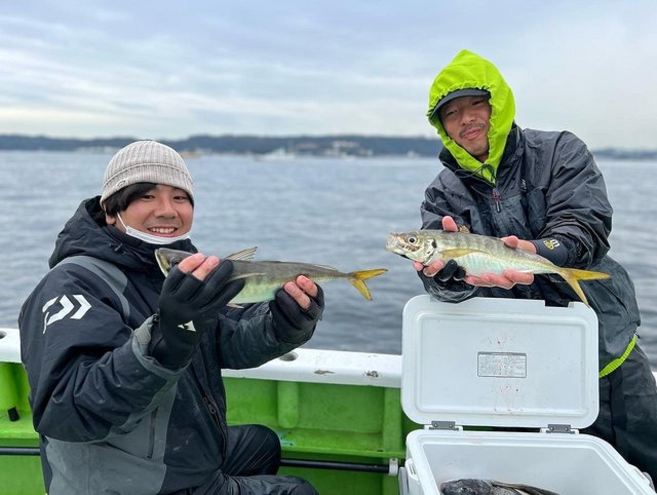【釣果速報】38cmのメガアジを筆頭に良型アジ続々上がる!質も味も大満足の釣りがしたいなら神奈川県政信丸一択!