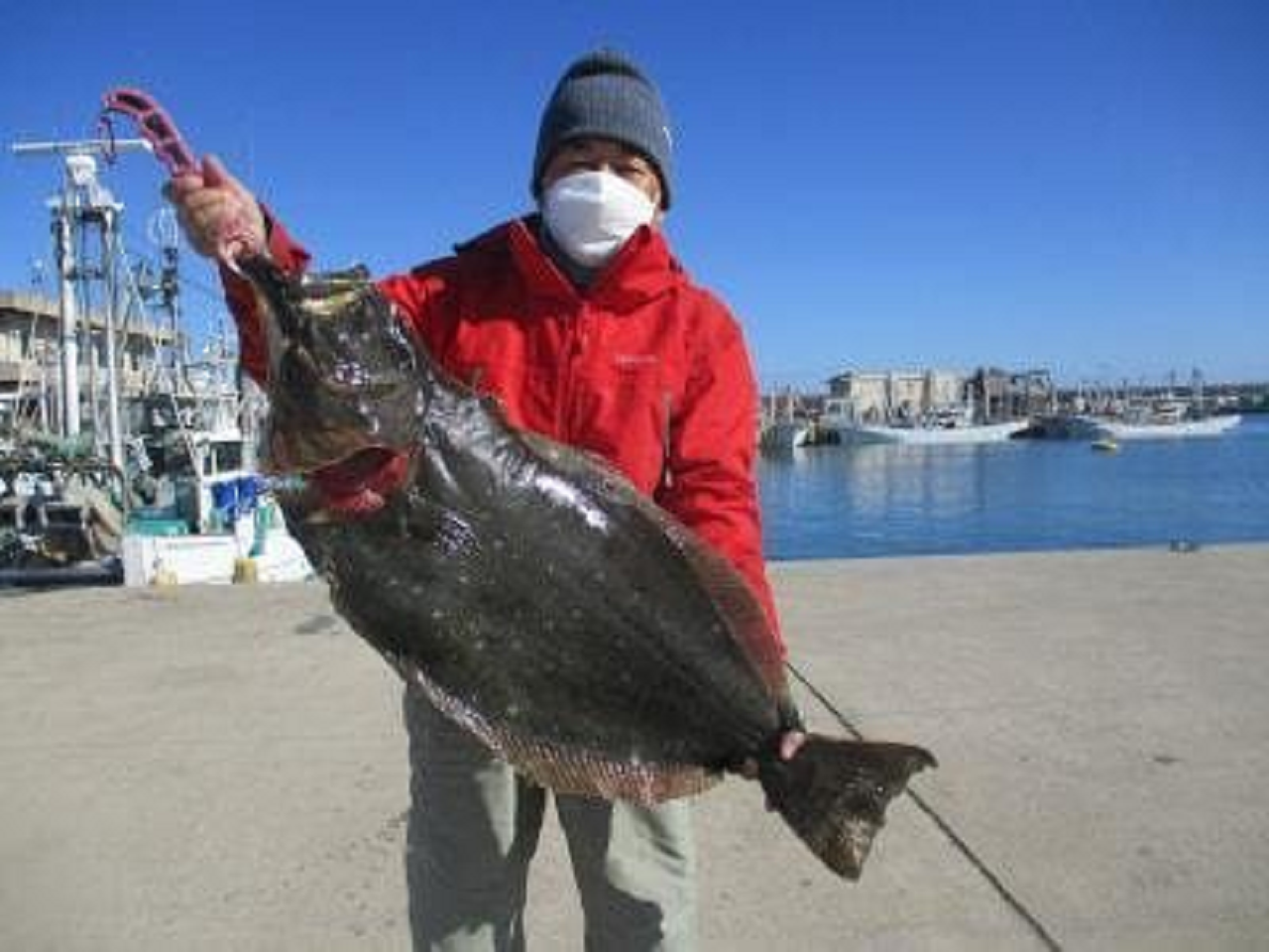 【釣果速報】夢の8kg大判ヒラメを茨城県鬼澤丸でキャッチ！さらなる大物を目指す船長のもとにみんな集まれ！
