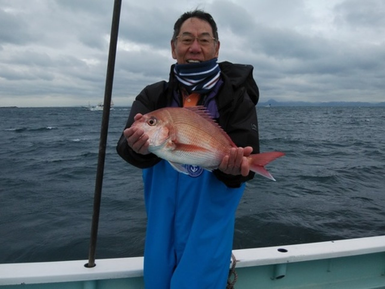 【釣果速報】寒さ吹き飛ぶ嬉しい釣果！神奈川県伝五郎丸で3.5kgの巨大マダイGET！サイズアップシーズンは乗船必須です！