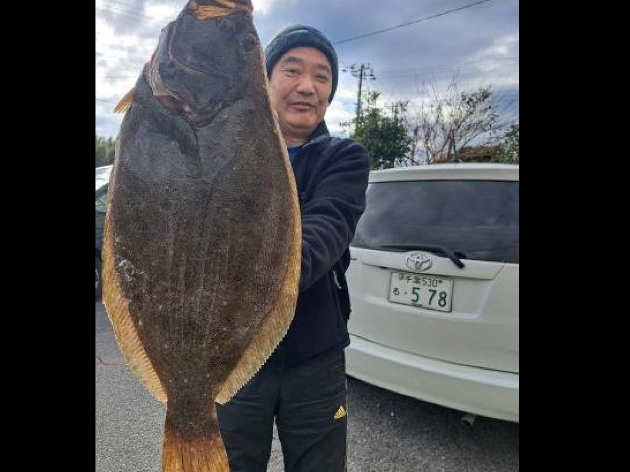 【釣果速報】千葉県優光丸で4.5kgの特大ヒラメ上がる！年末の釣行は憧れの大判を狙いませんか？