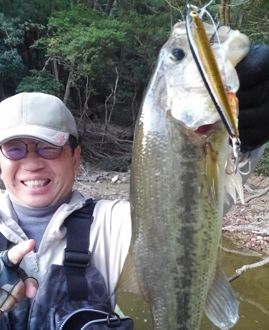 魚とルアーのアップ写真