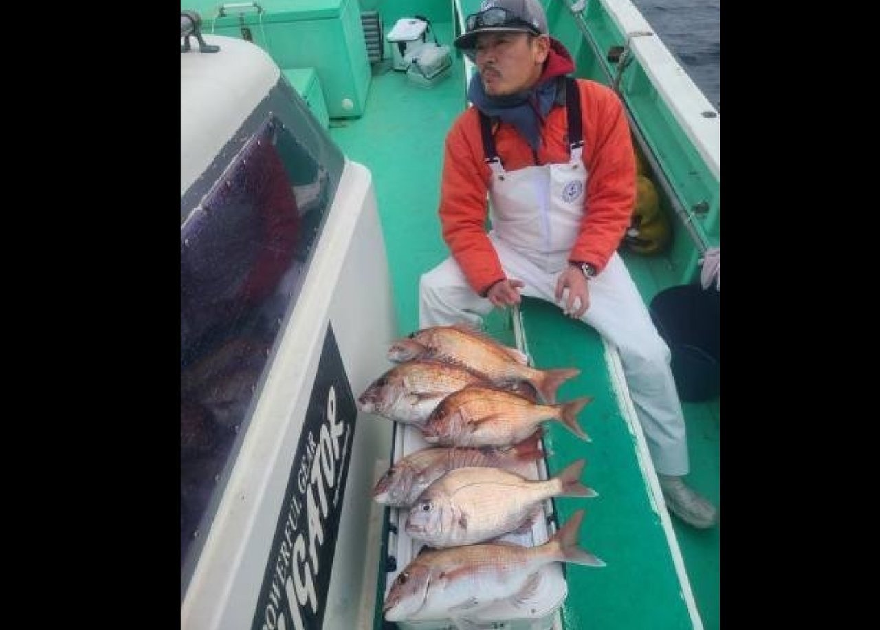 【釣果速報】神奈川県瀬戸丸で初心者さん含め全員が海の王者マダイをGET！キロオーバーの大物も好釣！