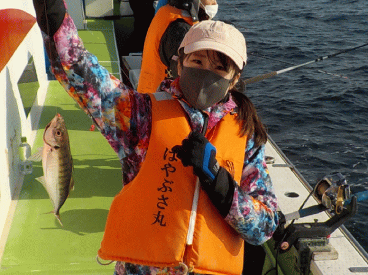 【釣果速報】神奈川県はやぶさ丸で釣れたアジの平均サイズは30cm！メガアジ三昧するなら今！