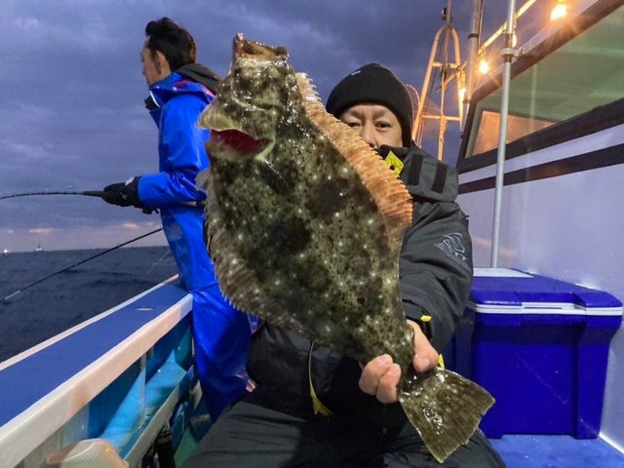 【釣果速報】強風をものともせずヒラメGET！2.6kgの良型も！千葉県第三松栄丸のヒラメ釣行は実績抜群で信頼絶大！