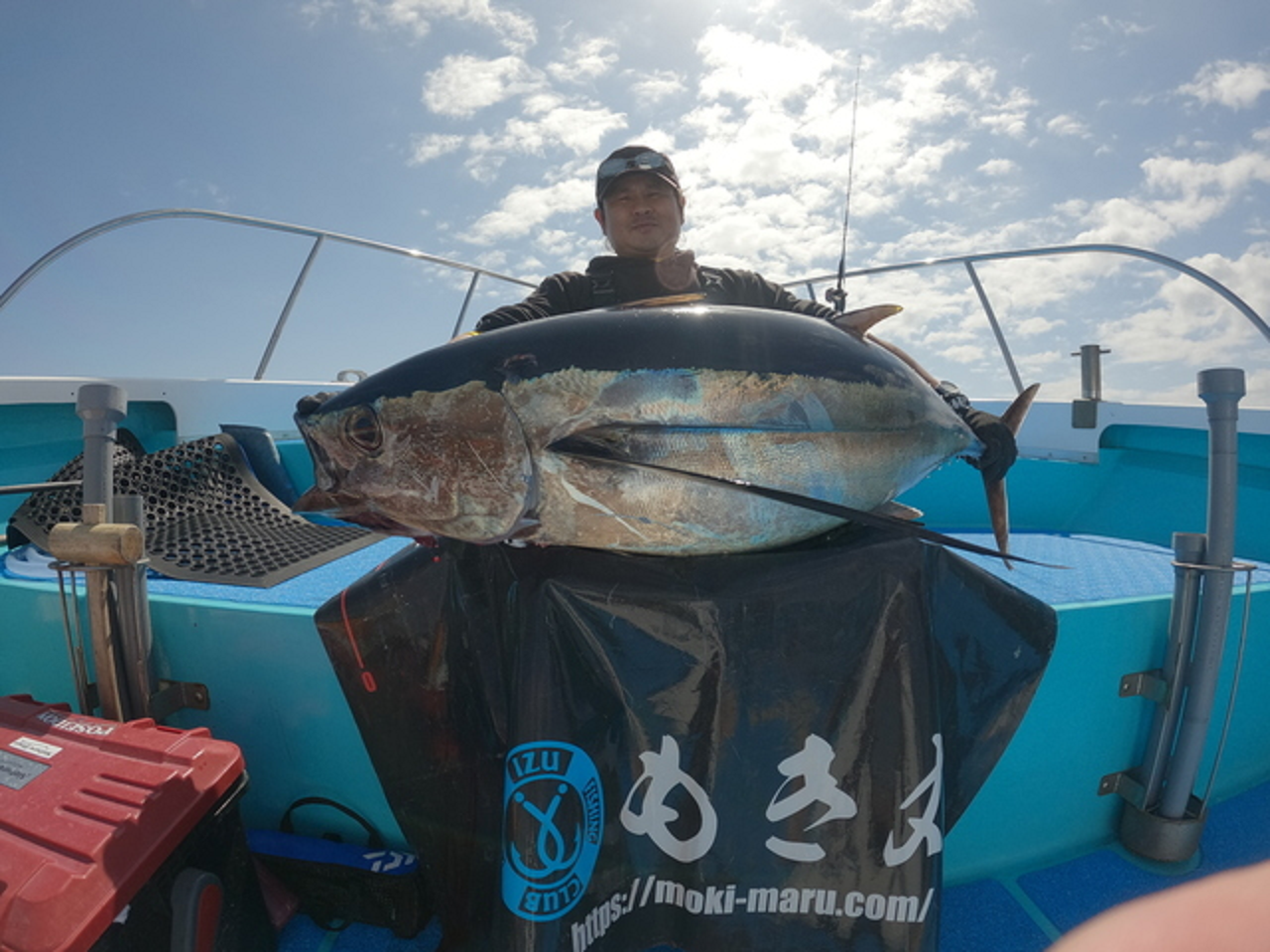 【釣果速報】静岡県もき丸で巨大ビンチョウマグロ&カジキが好調!どんどんサイズアップしてる今が乗船のチャンス!