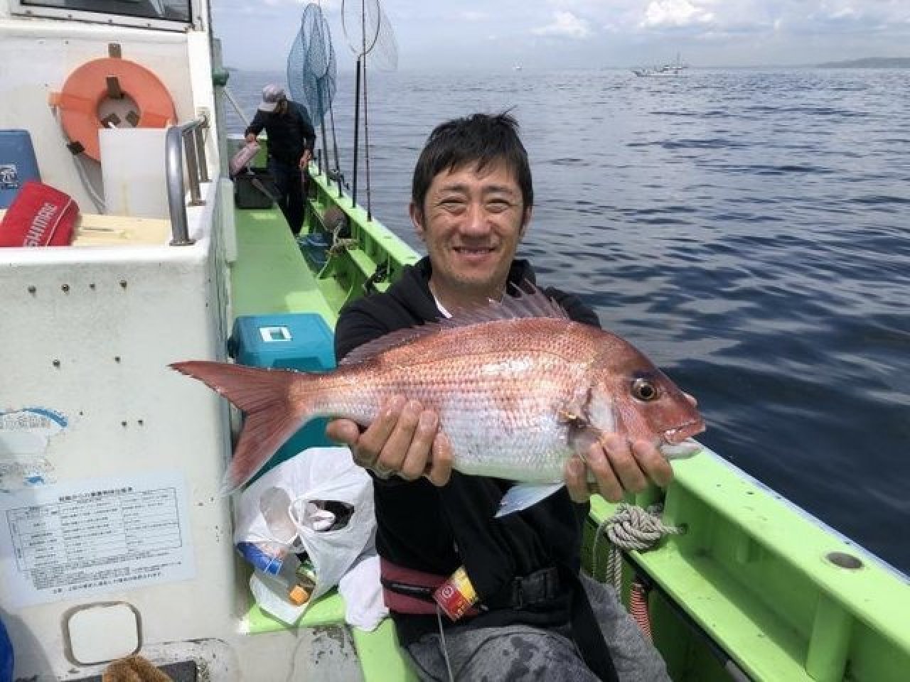 【釣果速報】沖釣り初挑戦のアングラーが1.40kgの良型マダイをゲット!神奈川県丸又丸は経験の有無を問わず狙えちゃいます!