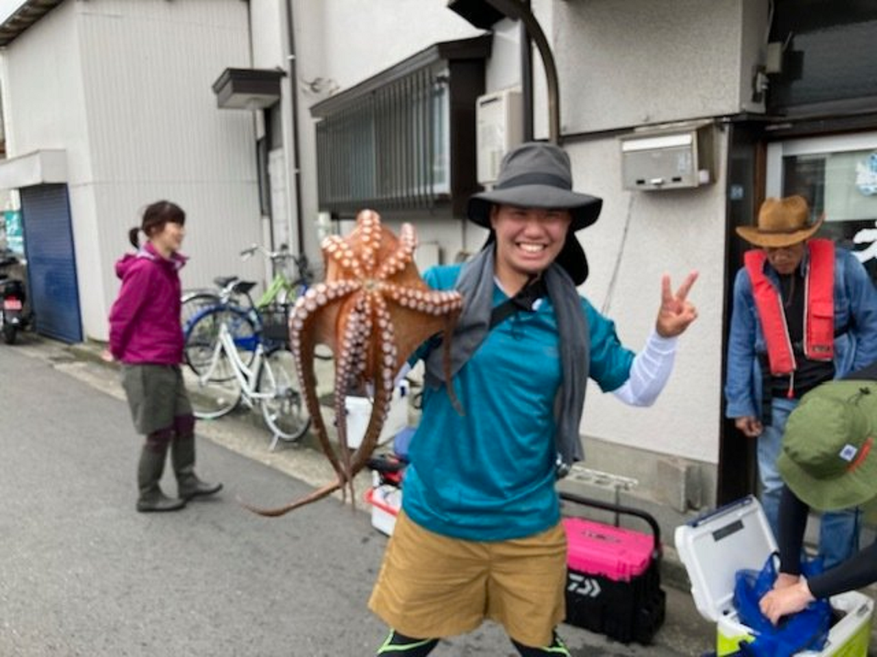 【釣果速報】3.8kg&3.2kg&2.2kgとモンスタータコ続出!記録狙いなら神奈川県太田屋に乗船を!