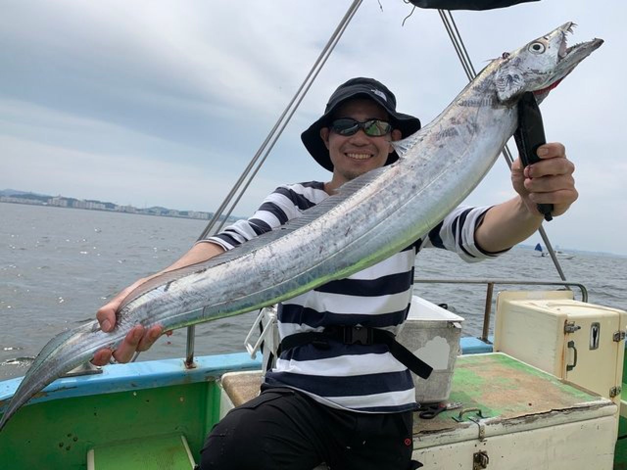 【釣果速報】神奈川県太田屋でタチウオのアタリ爆発！120cmの大型ドラゴンも確保！この勢いをぜひ現地で体感せよ！