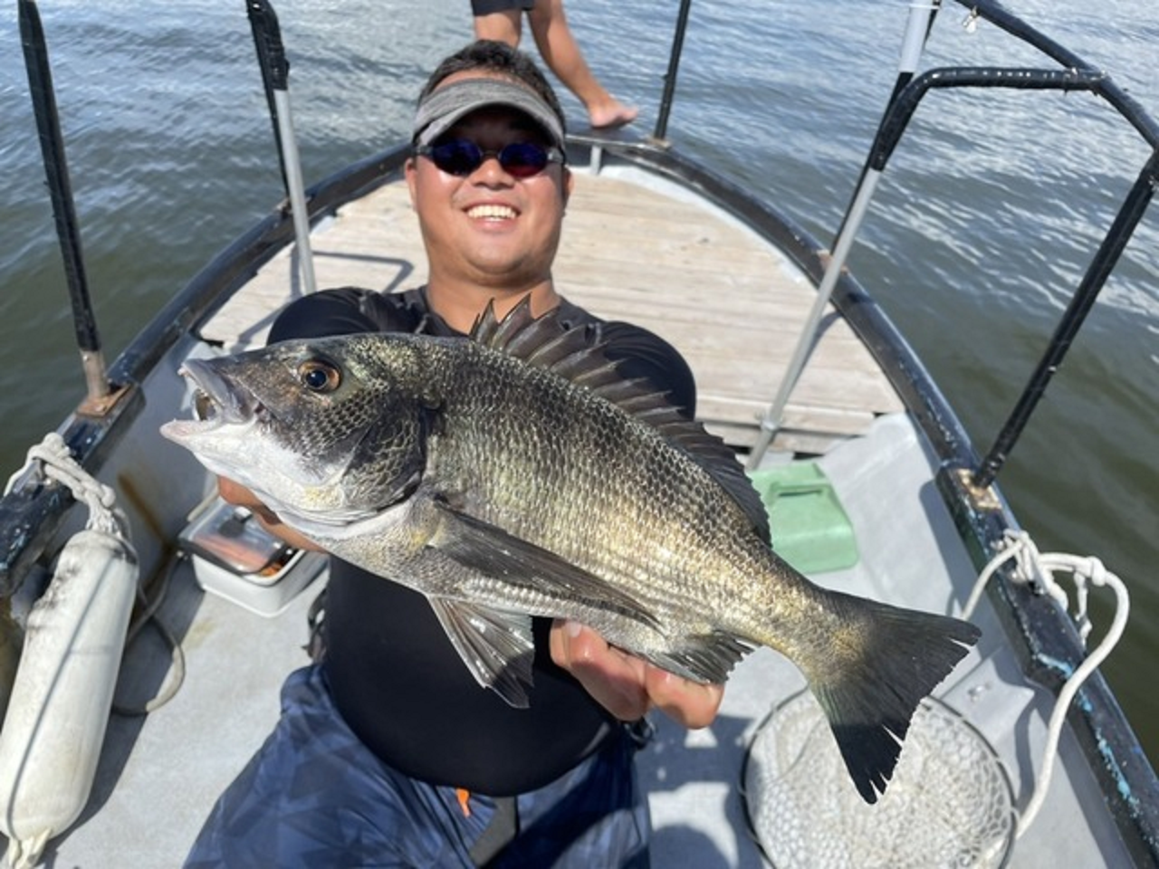 【釣果速報】千葉県林遊船で良型クロダイをキャッチ！お土産もばっちりでお客さんにっこり！