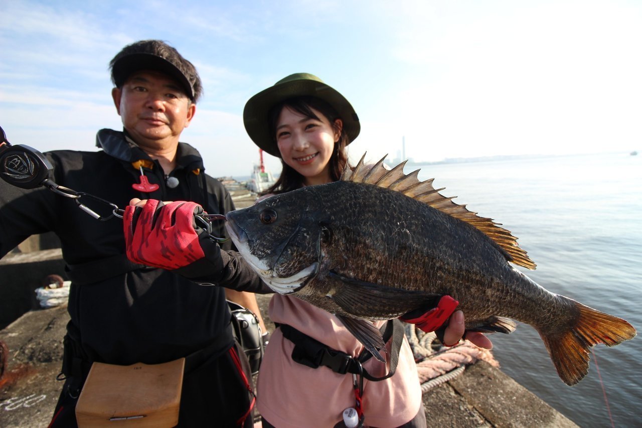 都心から車で10分！？へち釣りの帝王がレクチャー。アングラーズアイドル・西村美穂ちゃんが釣り師の憧れ”歳無しチヌ”に挑戦！