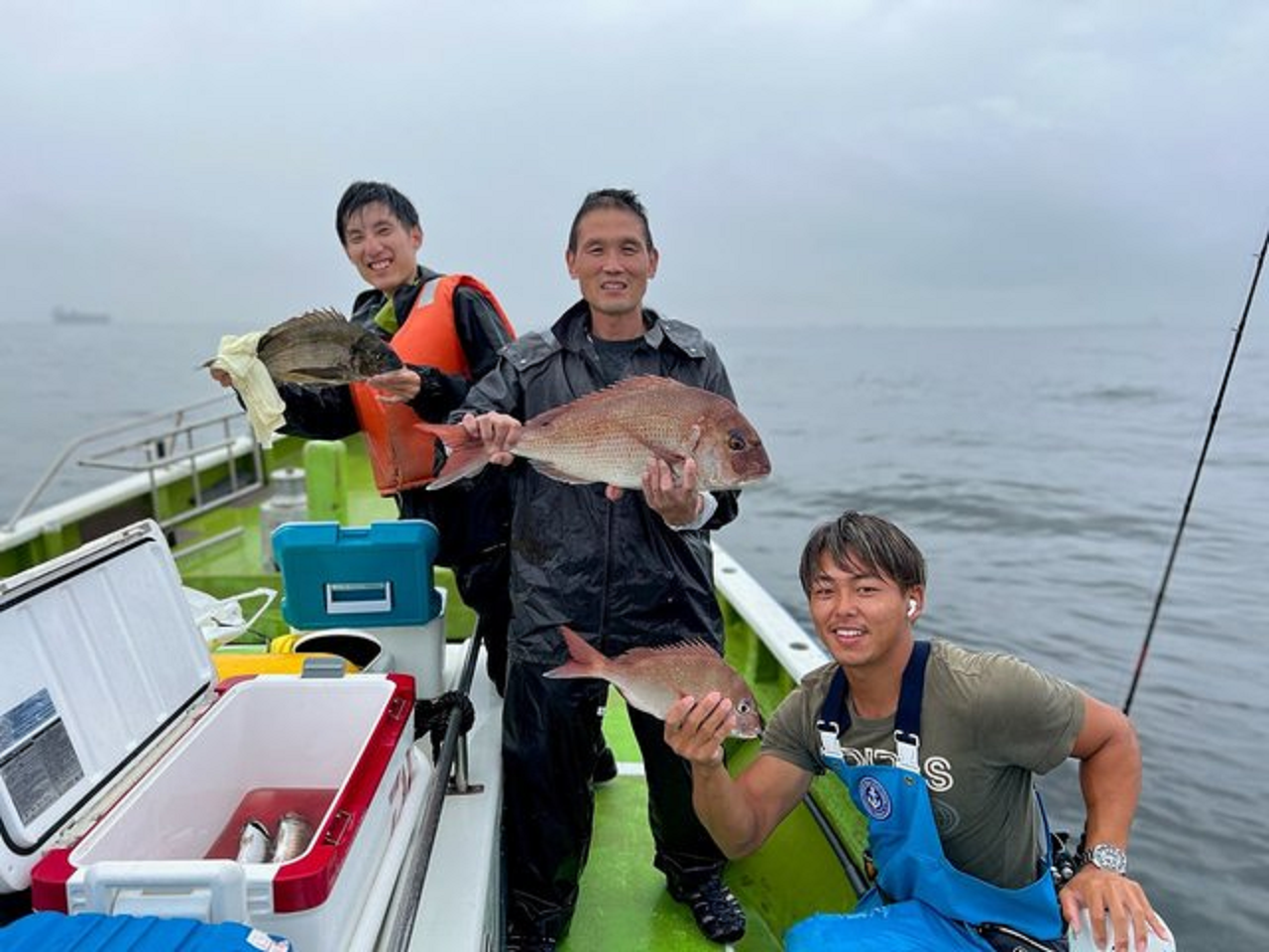 【釣果速報】神奈川県政信丸で3.5kgの大型マダイをキャッチ！大アジ、クロダイ、カサゴなど豪華なゲストが釣れる最高のシーズンに突入！