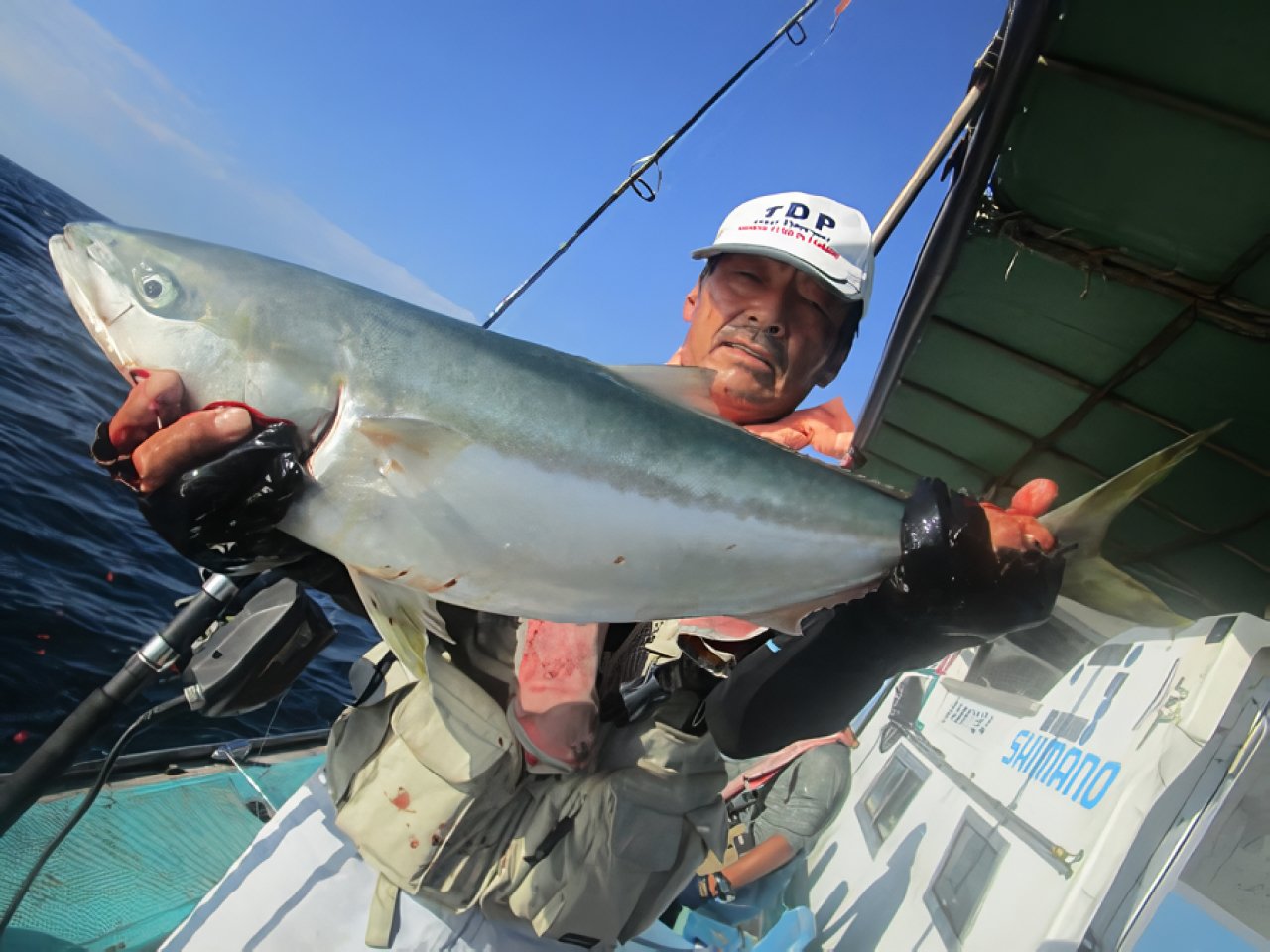 【釣果速報】兵庫県釣り船 名田屋はメジロ・サバが連日大漁！今回は78cmの大物キャッチ！この勢いに今すぐ乗ろう！