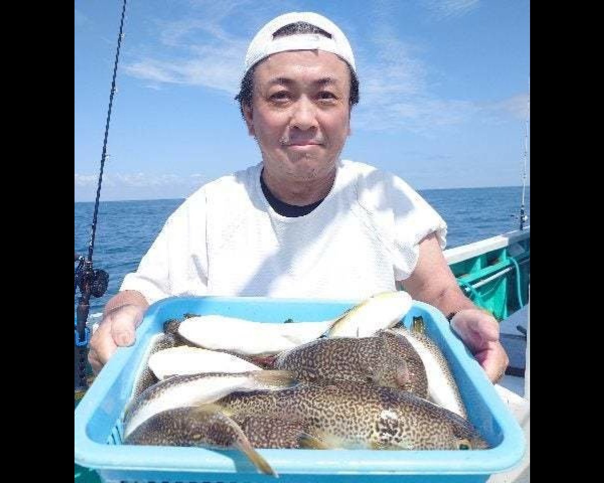 【釣果速報】千葉県利永丸で40cmのジャンボサイズをはじめ良型主体中心でショウサイフグヒット！またとない大漁のチャンスを逃すな！