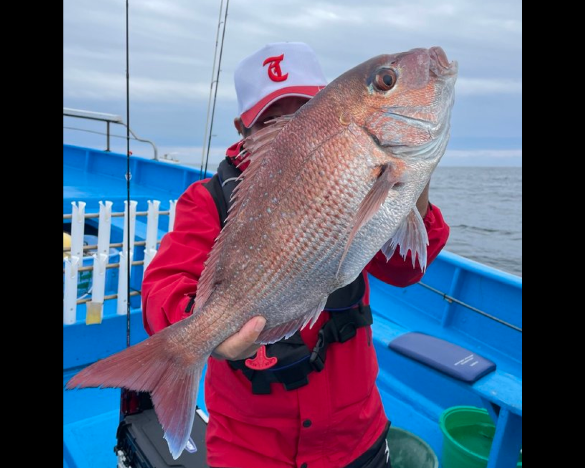 【釣果速報】茨城県ことぶき丸で1.8kgの良型マダイをゲット!ゲストでカサゴも交じり豪華なお土産に!秋の釣行ならこの船に決まり!