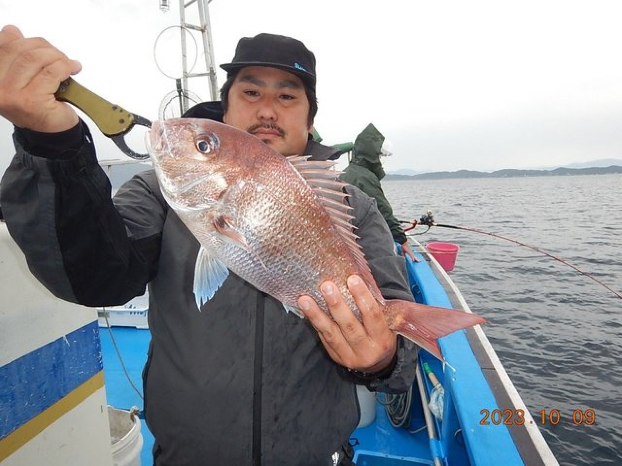 【釣果速報】新潟県作十丸で食べ頃サイズの良型1.7kgマダイ上がる！多彩なゲストも見え釣行は大充実！