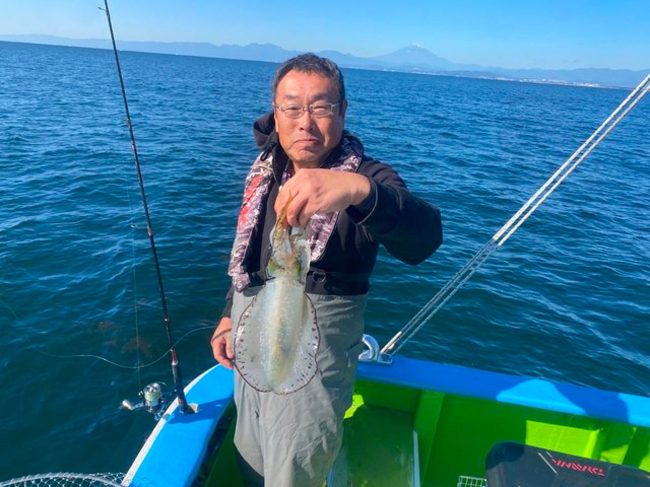 【釣果速報】良型の0.7kgアオリイカをゲット！神奈川県五エム丸で普段食べられない高級イカをゲットしよう！