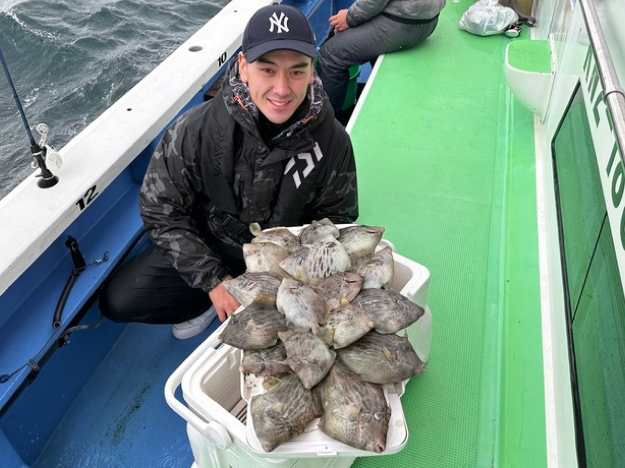 【釣果速報】神奈川県大松丸でカワハギ連続ヒット!竿頭22匹達成!30cm超えの大型も!?好調な今が釣行の狙い目!