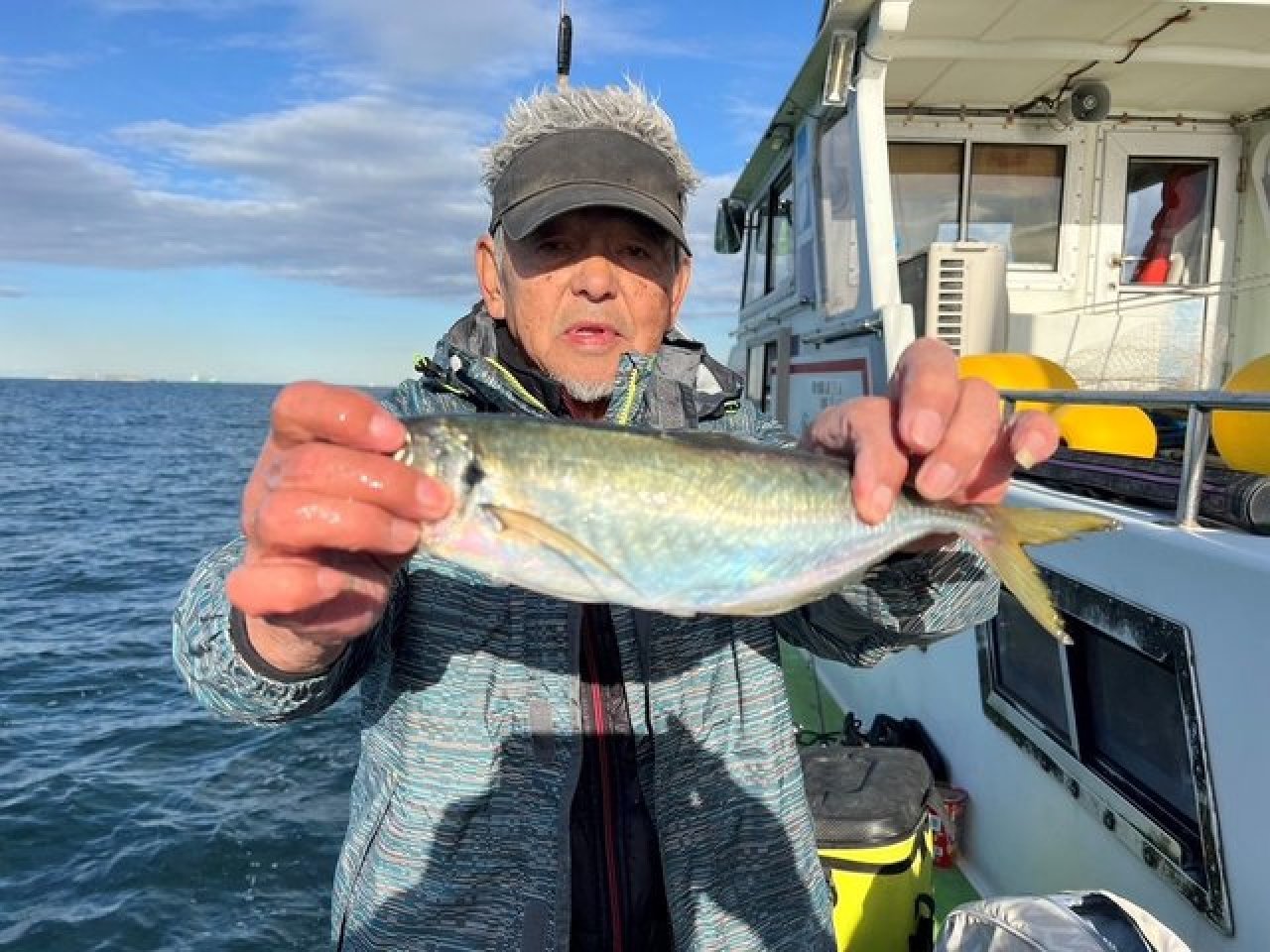 【釣果速報】神奈川県政信丸で良型アジ絶好調！43cmのメガアジも！初心者アングラーもお土産どっさりの釣行になりますよ！