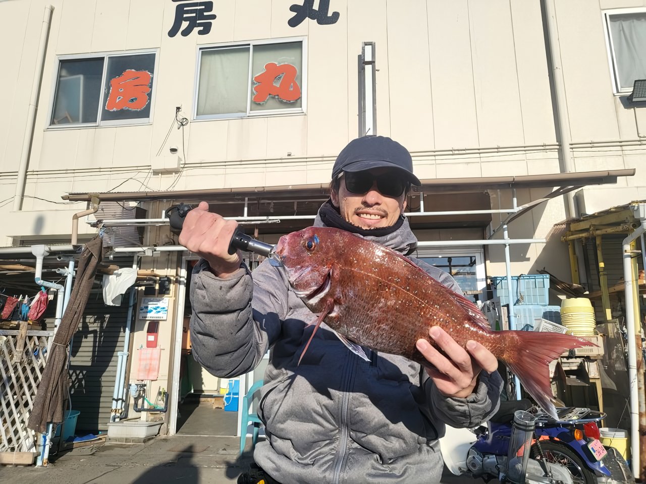 【釣果速報】神奈川県房丸で1.0kgの良型マダイをゲット！今後はますます大鯛の数釣りが楽しめるそうですよ！