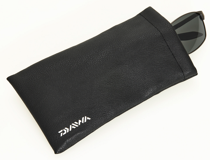 偏光グラスのアップ写真