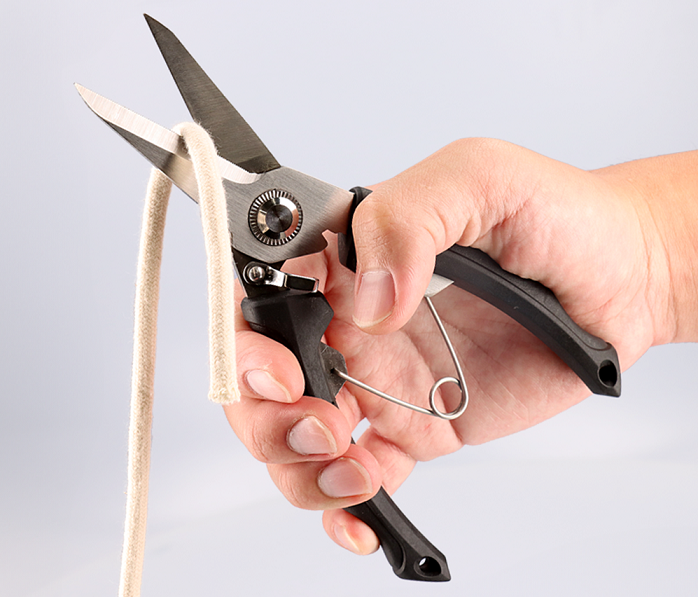 ハサミのアップ写真