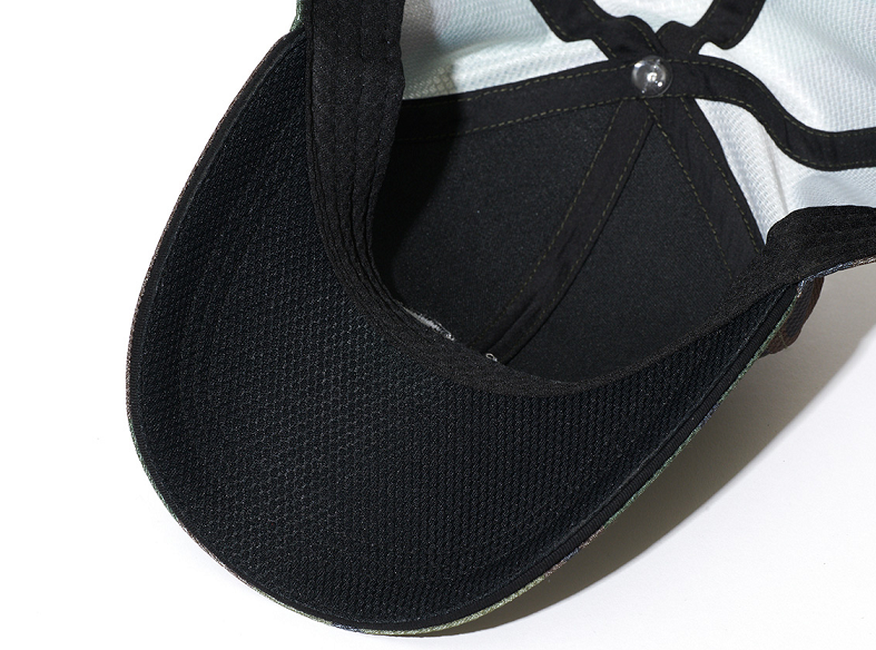 キャップのアップ写真