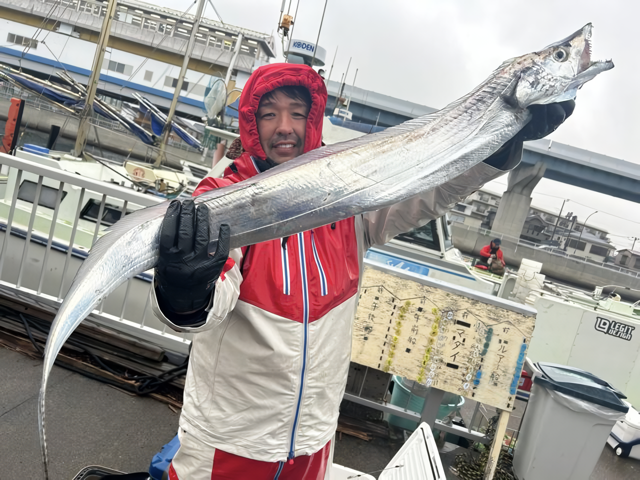 【釣果速報】神奈川県太田屋でタチウオのアタリ爆発！126cmの超大型ドラゴンも確保！この勢いをぜひ現地で体感せよ！