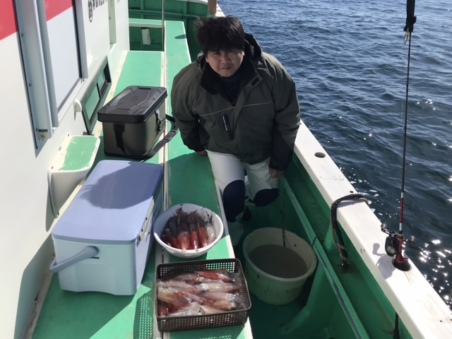 【釣果速報】神奈川県大松丸でマルイカ釣行が好調！竿頭は48匹ゲット！絶品マルイカを自分の手で釣り上げてみませんか？