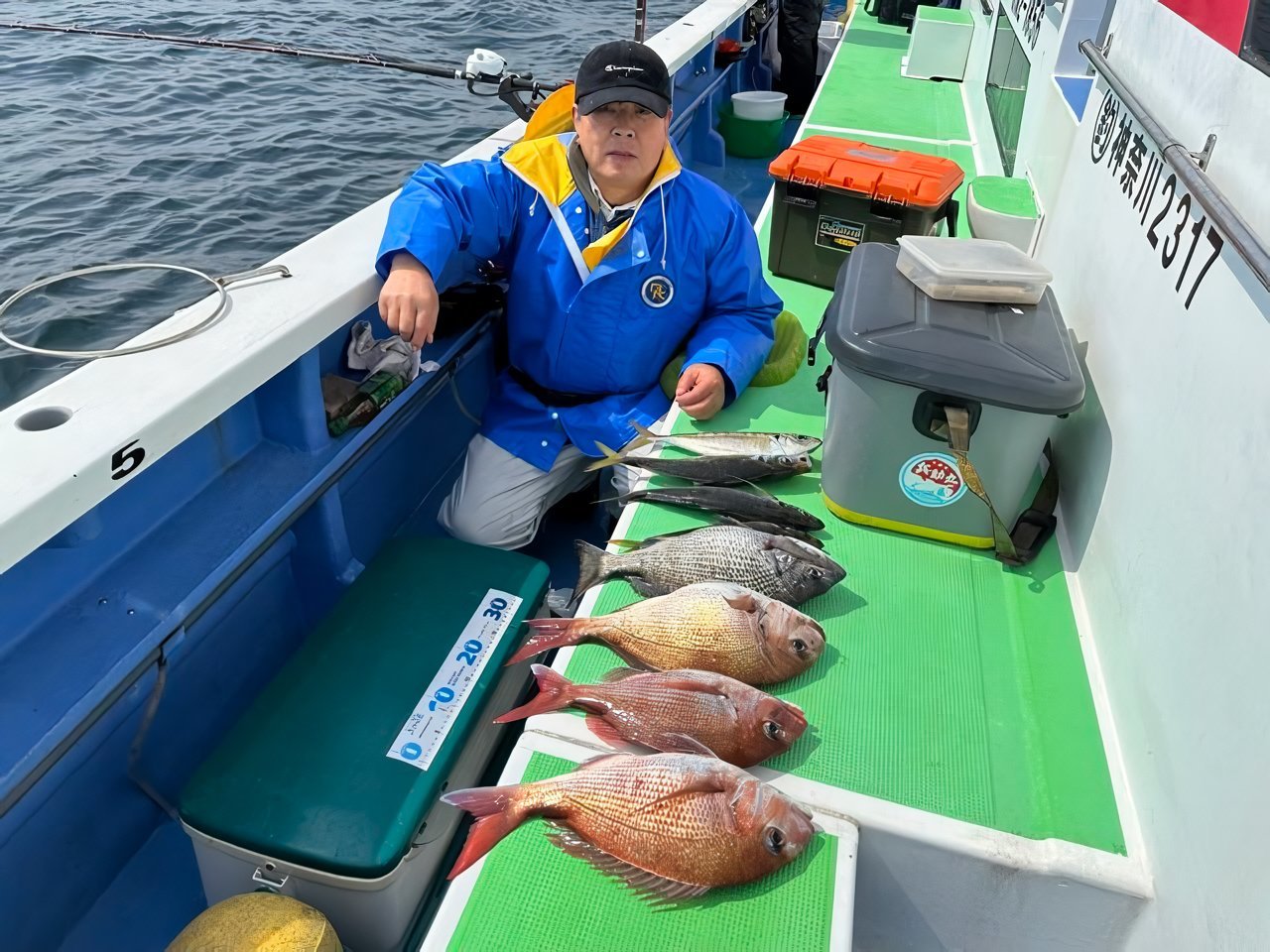 【釣果速報】神奈川県大松丸でマダイ・クロダイ・マアジと人気魚種続々ゲット！いろいろな魚との出会いを楽しみたい人は即予約を！