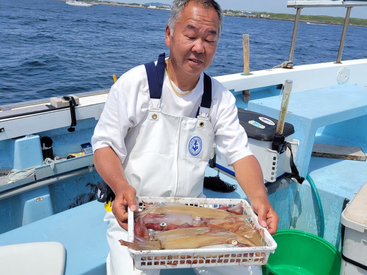 【釣果速報】神奈川県春盛丸でマルイカ釣行が好調！竿頭は42匹ゲット！初夏の絶品マルイカを自分の手で釣り上げてみませんか？