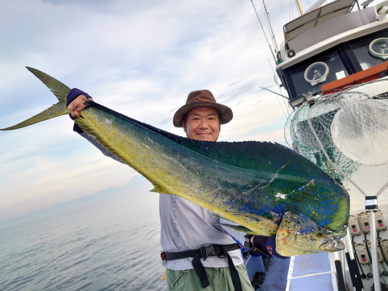 【釣果速報】神奈川県丸伊丸でシイララッシュ！トップは7匹ゲット！大型シイラを狙うならすぐに乗船を！