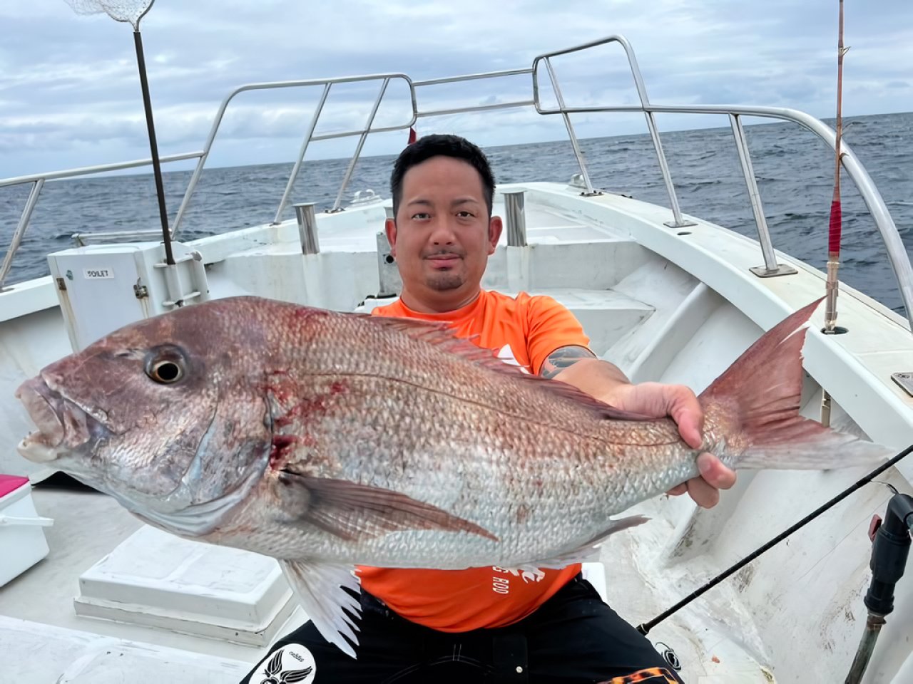 【釣果速報】でか～～～～い！千葉県梅花丸で4.50kgのマダイキャッチ！現在、中～大鯛メインにコンスタントに釣れてる模様です！