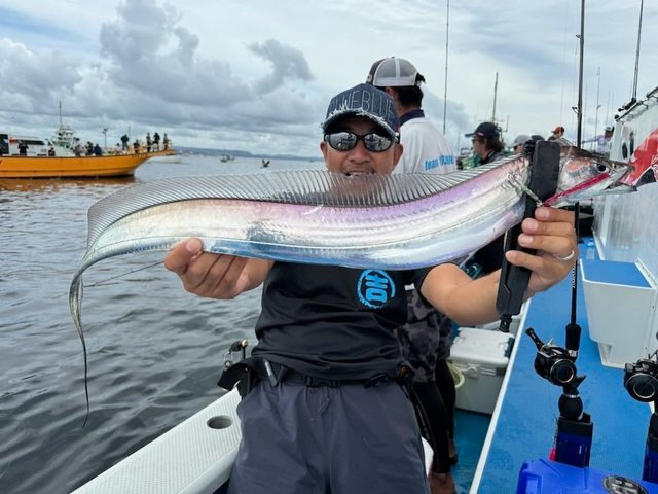 【釣果速報】東京都深川 吉野屋 で最大124cmのドラゴンが大ヒット！メーター級も浮上で釣り客全員タチウオGET！