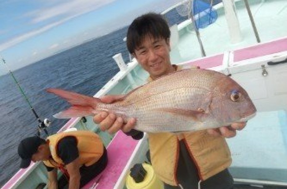 【釣果速報】千葉県東丸で食べ頃サイズの良型2.1kgマダイ上がる！多彩なゲストも見え釣行は大充実！