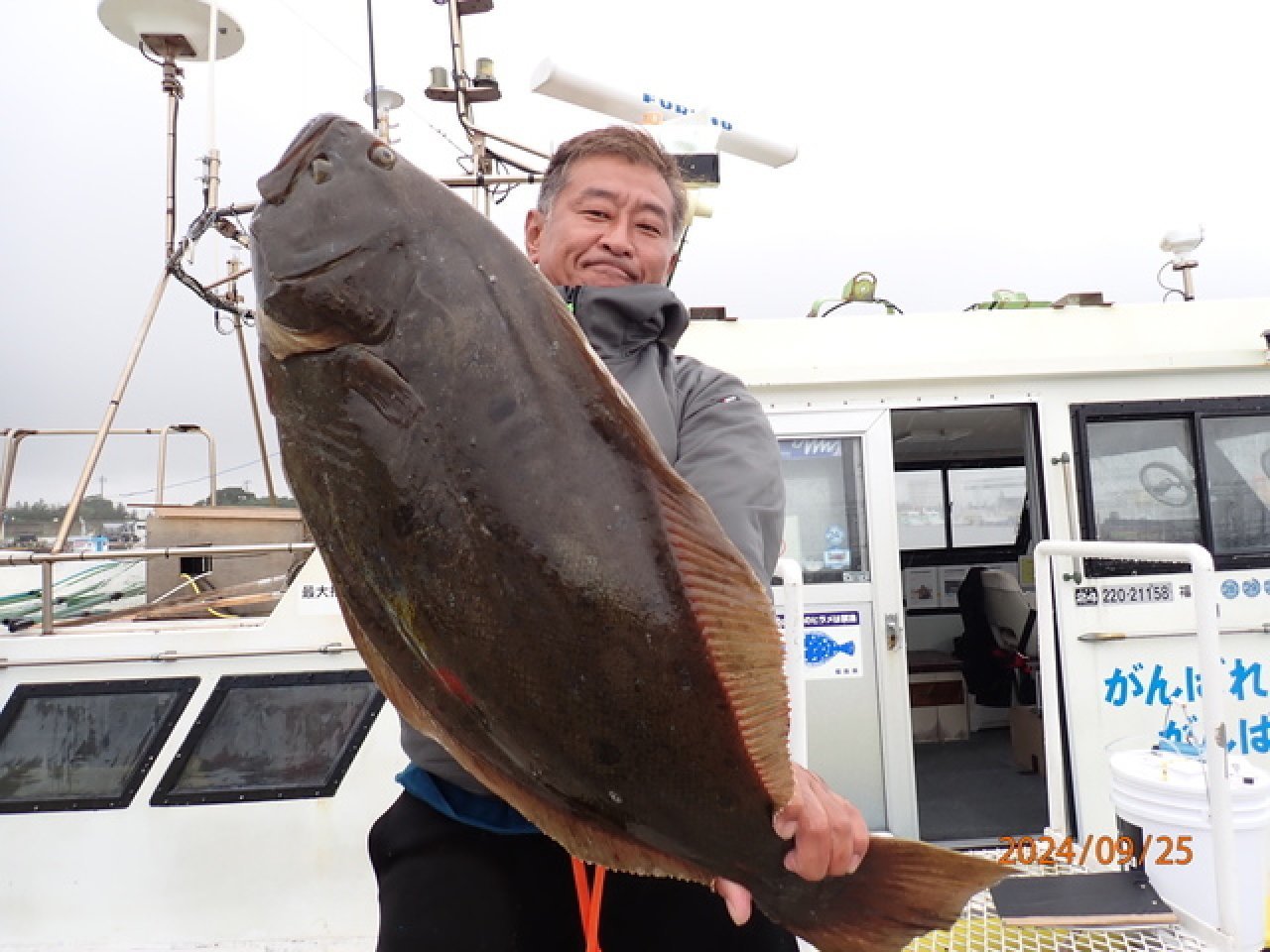 【釣果速報】福島県つりエサ豊漁で最大92cmの巨大ヒラメGET！乗客全員ヒラメキャッチで大満足の釣行に！