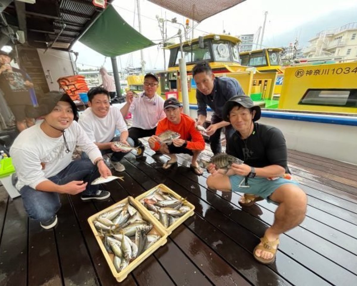 【釣果速報】神奈川県荒川屋で特大アジ爆釣！？クーラー満タンの釣果に釣り人大満足！