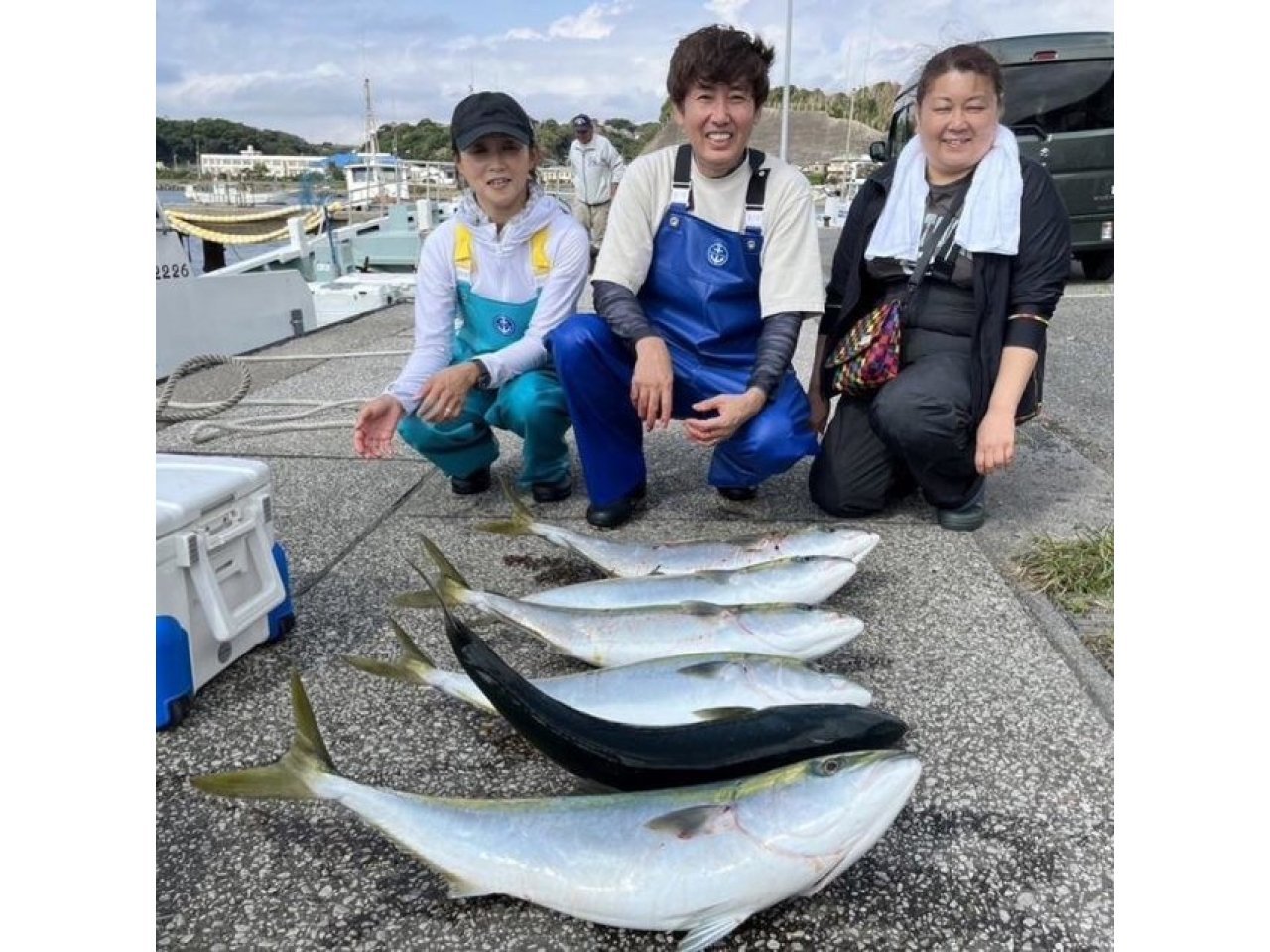 【釣果速報】ワラサのヒットが連発！アジも2点、3点掛けでヒット！今すぐ神奈川県あまさけや丸に乗船を！