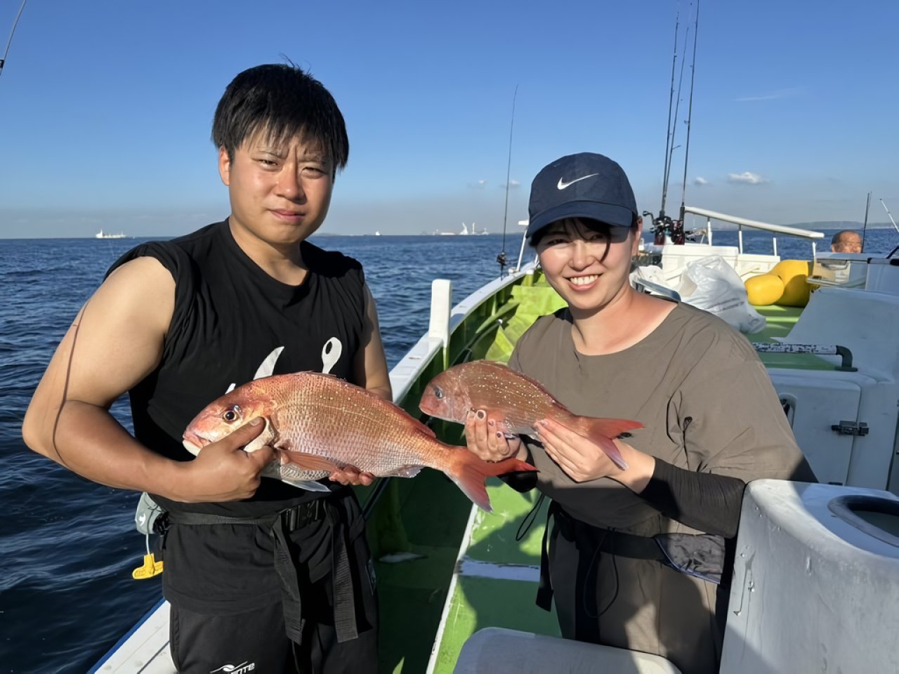 【釣果速報】神奈川県政信丸で食べ頃サイズの良型2.00kgマダイ上がる！活性上々で豪華なゲストが釣れる最高のシーズンに突入！