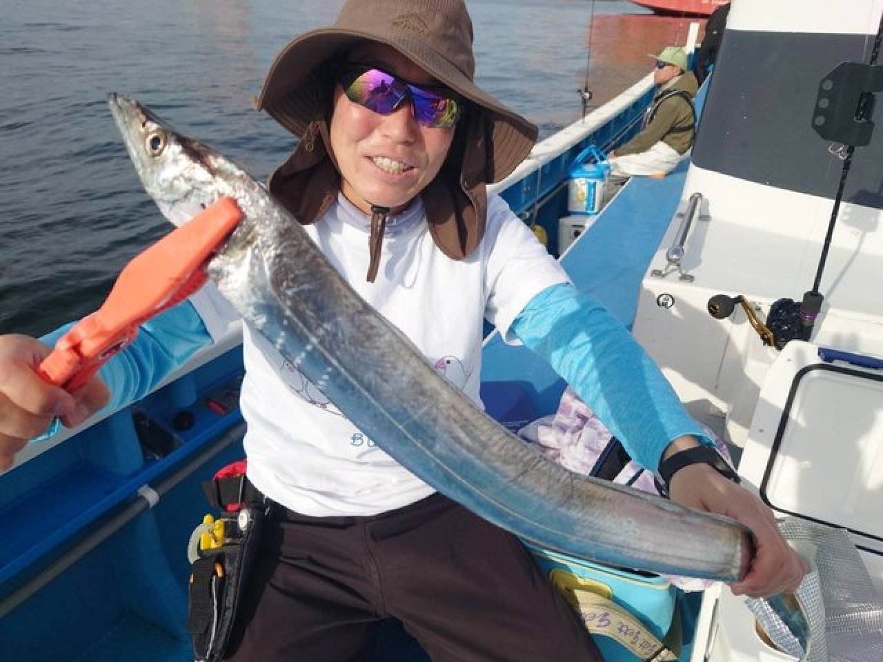 【釣果速報】東京都深川 吉野屋でタチウオ全員安打達成！仲間とわいわい釣りを楽しみたいなら深川 吉野屋に決まり！