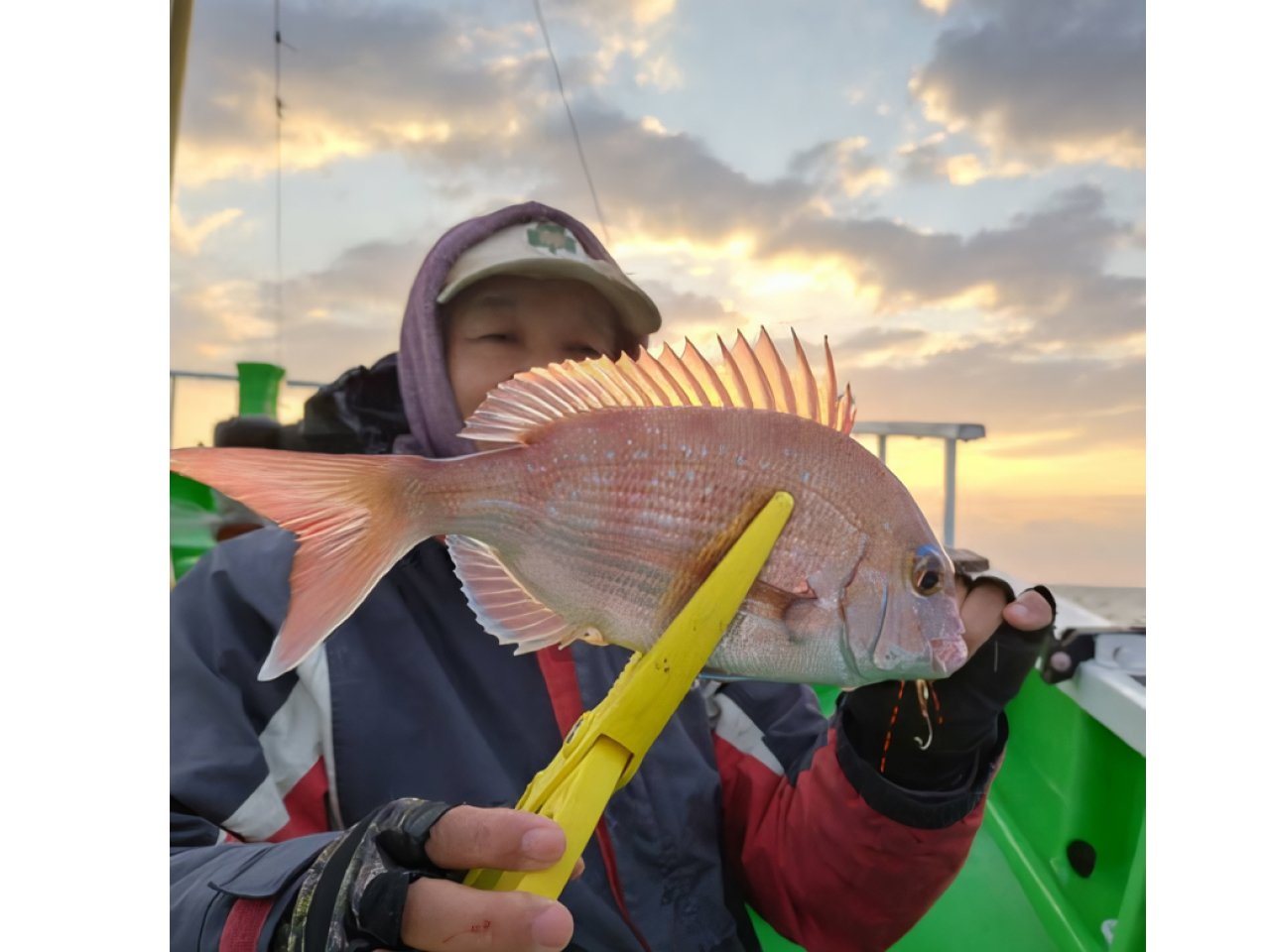 【釣果速報】茨城県弘漁丸で0.70kgの良型マダイをゲット！好調な今シーズン、自己最高記録を狙ってみませんか？